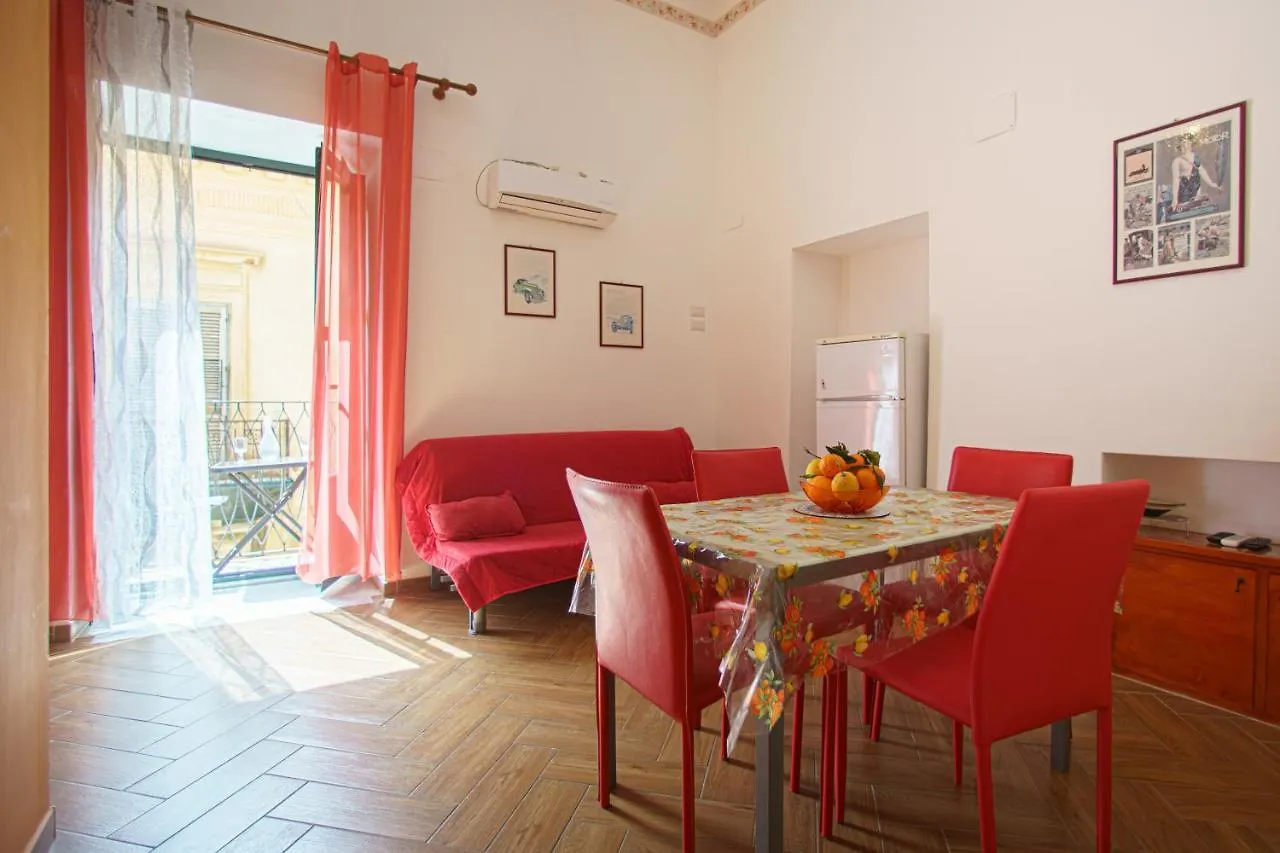 Villa Casa sul molo Cefalù 0*,  Italia
